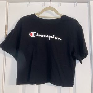 Cropped black champion tee
